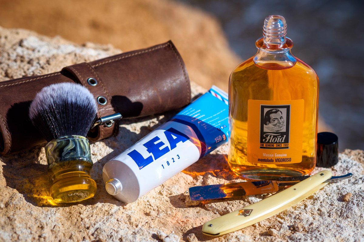 GeekHubRev's tweet photo. LEA Crema de Afeitar (Shaving Cream) review: 6/10 – great price, good performing cream, mediocre scent and below average post shave feeling https://t.co/fHER4eFdh0 @ProductosLEA @Facetaria_sklep #shavingcream #wetshaving https://t.co/KXlQmu2UXU