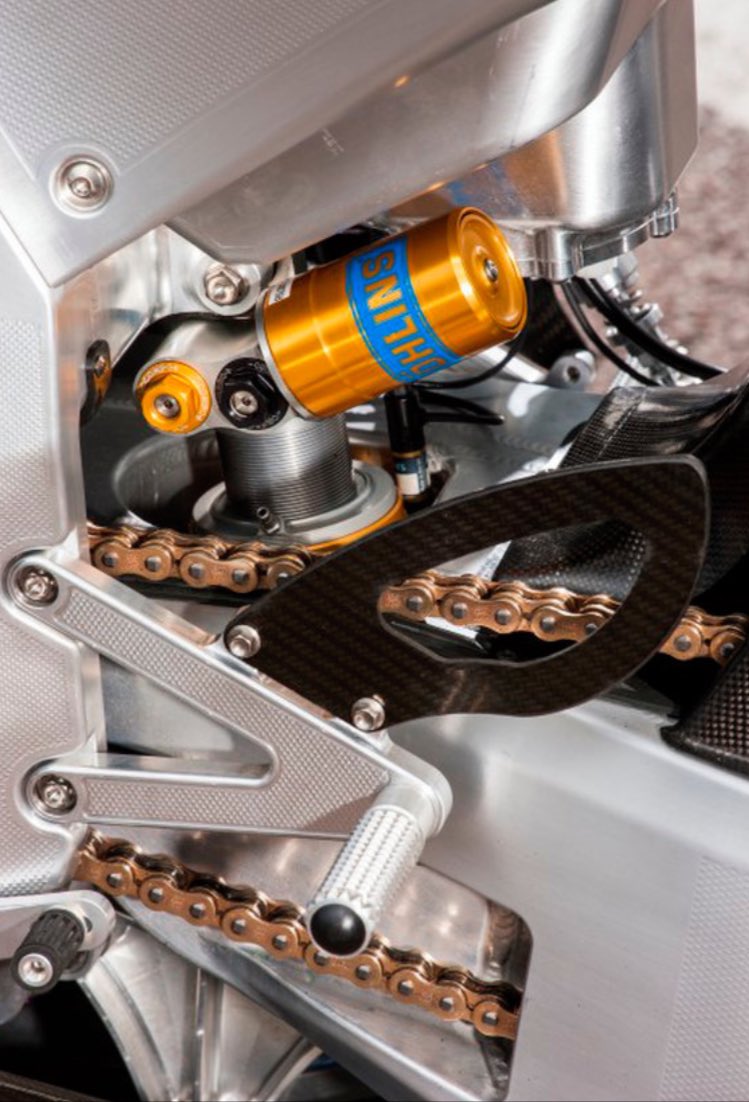 DRMoto1's tweet photo. Mmmmm aluminium! #HelloDRMoto #BareMetal #SaucySunday https://t.co/Jk0Hz6wusJ