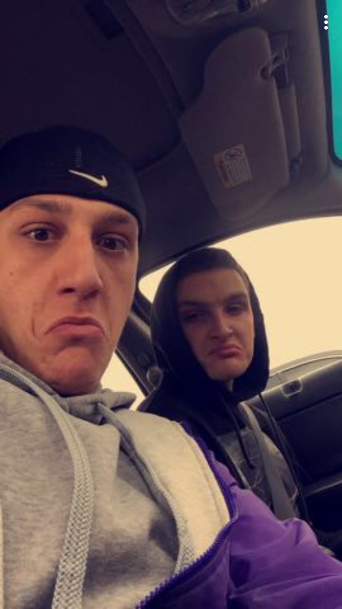 A_Vitale5's tweet photo. @andrew_bloom_ happy birthday brotha, live it up💰 #rellos https://t.co/QC07XbgCxw