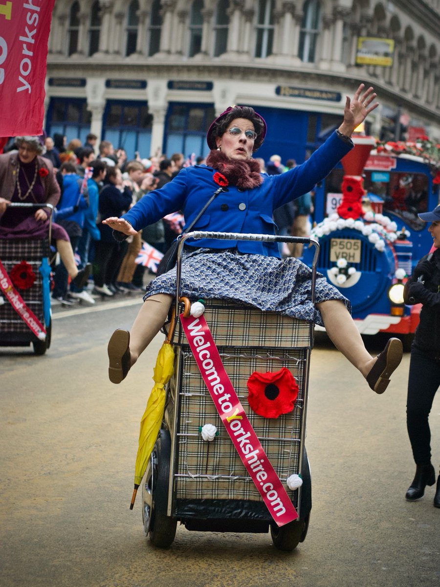 dcifoyle's tweet photo. Images of this year's Lord Mayor's Show (1/3) #LordMayorsShow #WelcomeToYorkshire #SalvationArmy #StateCoach https://t.co/uZwIs7RTsf
