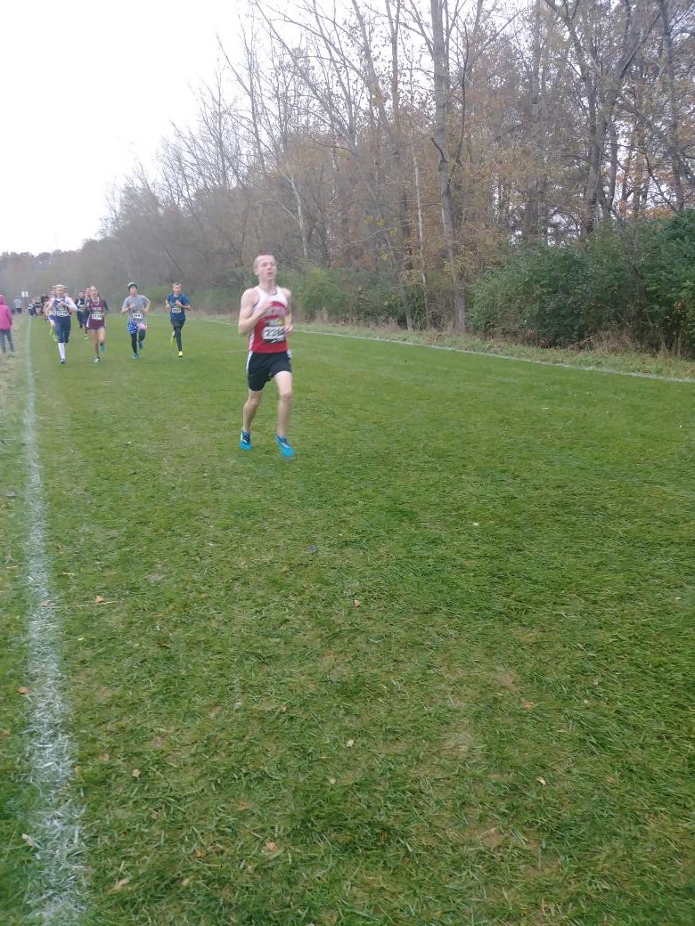 mucccoach's tweet photo. @eric_tritt finishes top 15 at Nike Midwest region https://t.co/q5YDJY04BG