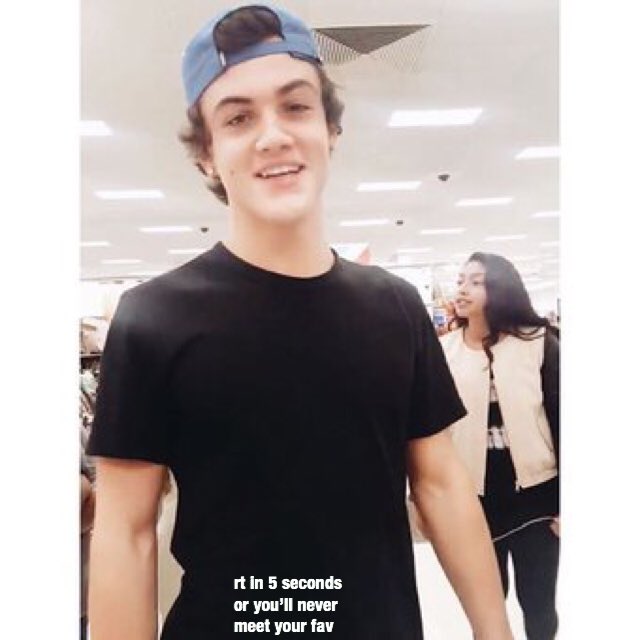 sincerelyethan's tweet image. what is ethan holding??