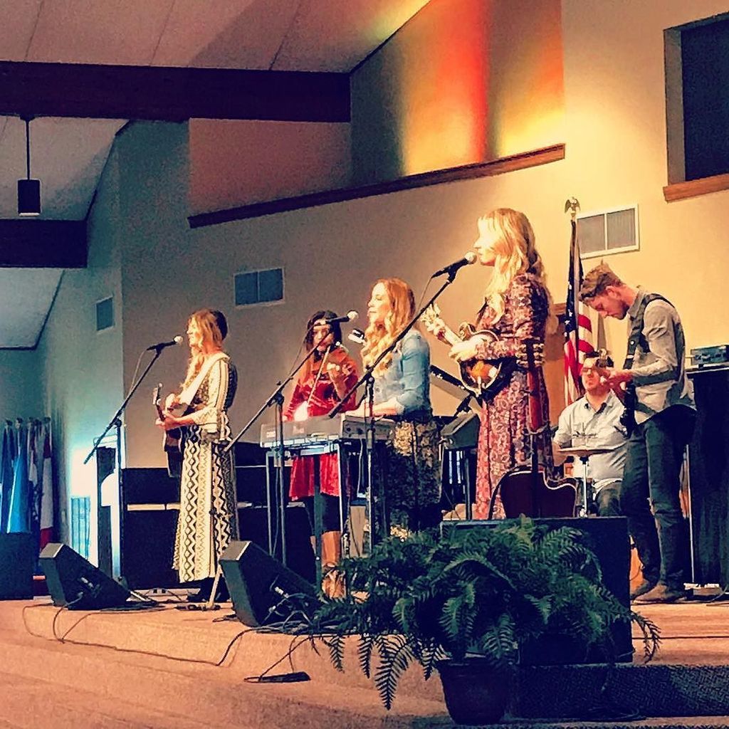 Enjoying <a href="/highroadmusic/">HIGHROAD</a> during worship service this morning at @lsbchurch! ift.tt/2zwww6z