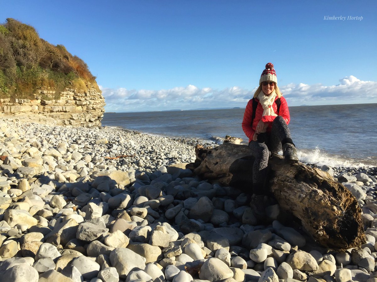 Fab sunny walk along <a href="/WalesCoastPath/">Llwybr Arfordir Cymru / Wales Coast Path</a> today, from Barry to Rhoose Point - the southernmost point on mainland #Wales 👣✌🏼🏴󠁧󠁢󠁷󠁬󠁳󠁿
