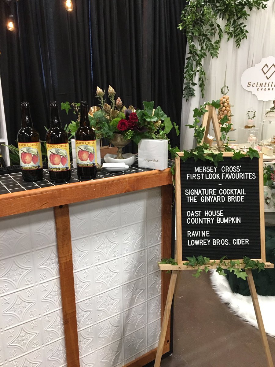 RavineVineyard's tweet photo. Stop by our booth @vineyrdbrideโs #TheFirstLook Wedding Show and try our #LowreyBros Peach Cider at the bar! ๐๐ฅ๐ #firstlook2017 https://t.co/orzVsRaW7e