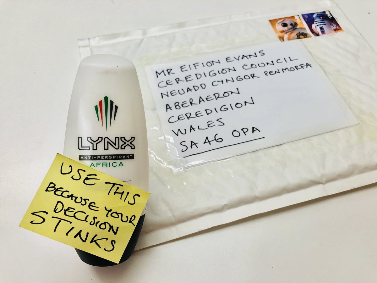 ChrisGPackham's tweet image. Why not join me in sending @CeredigionCC a gift ?#lynx #stupiditywasparamount #ignorance #tooeasilybulliedbyidiots Please RT