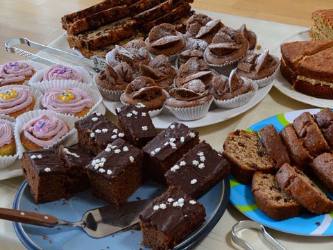 UBTEastLondon's tweet photo. Who likes cake? Course you do! Head down to the East Building (docklands) tomorrow between 10-1 for a piece of cake and a chat about boobs 🍰👍😀 https://t.co/ck2JImyCel