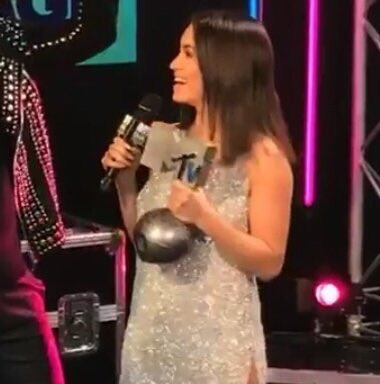 iamkaene's tweet photo. LALI ESPÓSITO: MEJOR ARTISTA MTV AMÉRICA DEL SUR, 2016 &amp; 2017. 💗 https://t.co/VnGrzrluYC