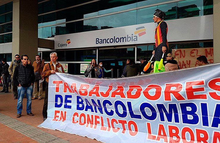 SemanarioVOZ's tweet photo. #Laboral I En Bancolombia, beneficios para 13.500 trabajadores. Un logro gracias a la fortaleza de Sintrabancol y la Uneb, y al clima de confianza entre las partes
https://t.co/7MrNpuMnOw https://t.co/G3hbLg2nih