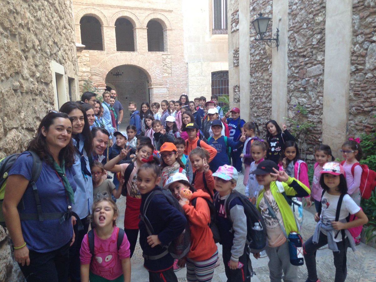Sábado 11/11: primera salida del grupo!! 
Hemos conocido la vida dentro de un convento de clausura, el de las "Puras"; y hemos conocido un poco mejor nuestra alcazaba. Y por supuesto no han faltado los juegos y las risas. #gsiluvatar #scouts #entodoamaryservir