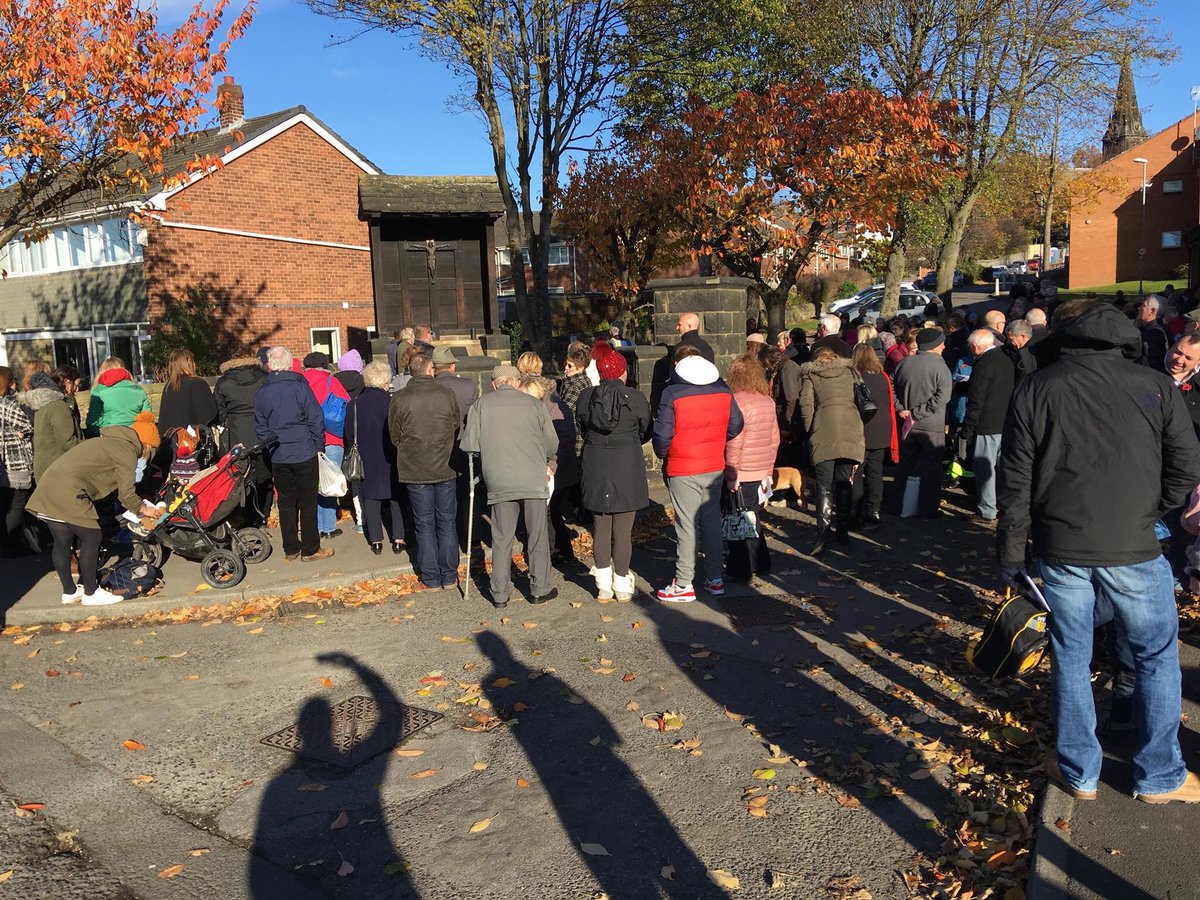 Some photographs of this morning's Act of Remembrance at #Meanwood War Memorial for #RemembranceDay. Great turnout!