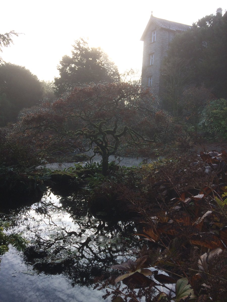 HeatherBirkett1's tweet photo. #NTReflections looking across the Rock Garden @NTSizerghCastle https://t.co/6WM415kkFd