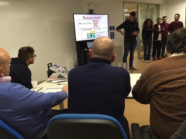 NataleNobile's tweet photo. ... Dall'analisi del genoma al breakfast as a service: i pitch delle startup hanno dimostrato creativitร ed efficacia. Ora lo @StartupWeekend aspetta solo di conoscere i vincitori @timwcap #swrome17 https://t.co/CMdvEIWtMI