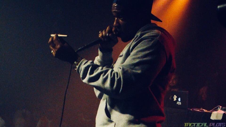 plots_'s tweet photo. First Sight @CurrenSy_Spitta 📸:@tplots
#plots #tplots #spittaandretti #currensy #bape
#pilottalktour #streetstyle #styleblogger #streetwear #streetfashion #trends #trendalert #photooftheday #ootdmagazine #otdshare https://t.co/iWAcX6nEU7