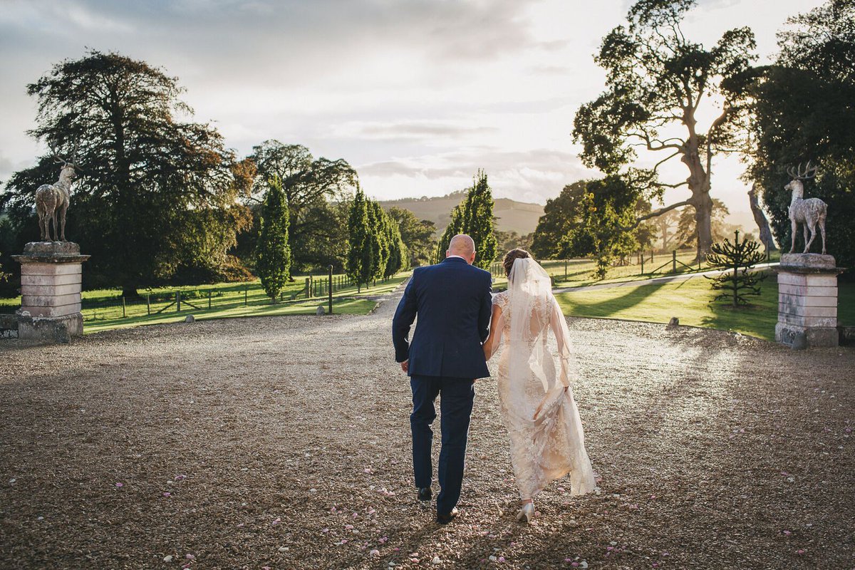 PynesHouseDevon's tweet photo. The gardens and grounds at Pynes House offer the most beautiful backdrop for your wedding photographs.
Explore the gallery here:
https://t.co/Tl2fUBHYKs
Photography by @helenliskphoto #PynesHouse #WeddingVenue #DevonWeddings https://t.co/zTYFT072v5
