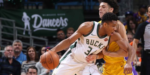 Giannis. Lonzo.   Last night's game recap: https://t.co/0HiDQSeTBd