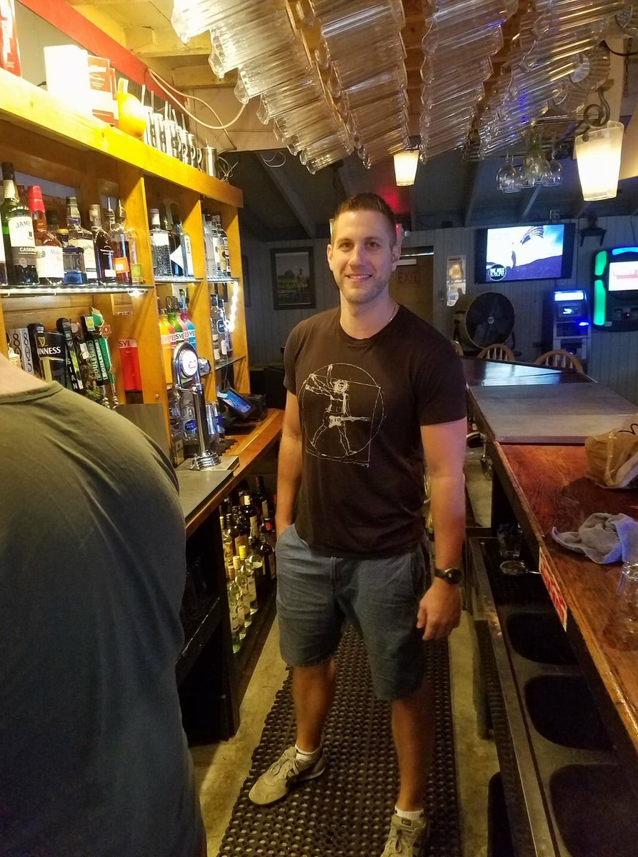 theholesandiego's tweet image. #GuestBartender tonight! We brought back Sean, one of the original #theholeinthewallsd #bartenders from back in the day! Come say hi and get a drink from him! #SundayFunday #sandiego #libertystation #divebar #california #classic