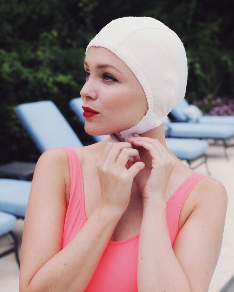 Aqualillies's tweet photo. Swimsuit ✔️ Swim cap ✔️ Lipstick ✔️ #synchronizedswimming #poolgear #AqualilliesNY
Suit: @solidandstriped https://t.co/2BpoIAee04