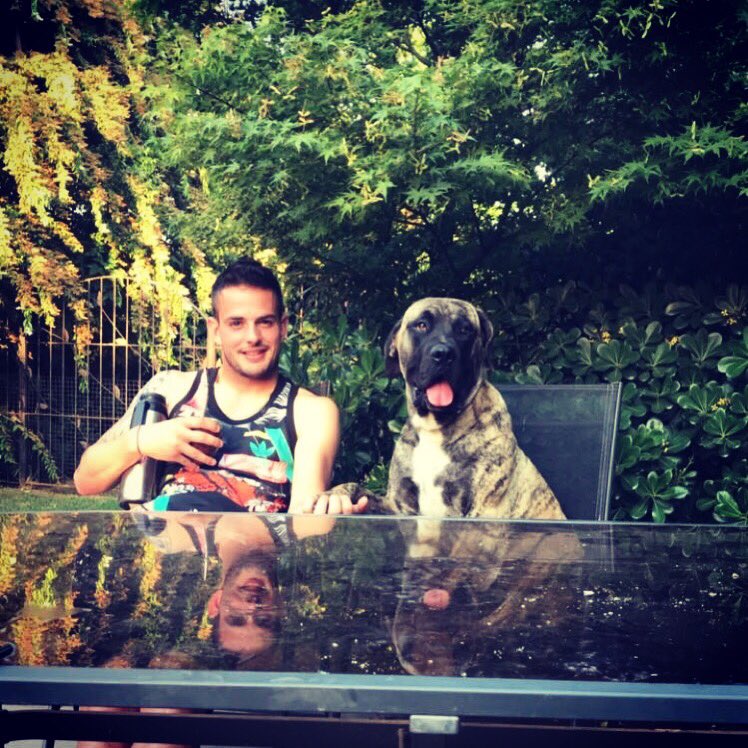 OctavioRivero29's tweet photo. Tomando mate con mi amigo #Tumbero 😂😂😂!! ✌️😄 https://t.co/6QOgf5pZaz