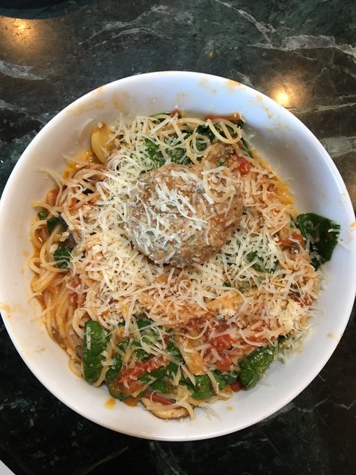@MacaroniGrill Me: it's cold in here huh? Friend: no it ain't! Ur just cold hearted!  Me: LOL 😬😳❤️ https://t<a class="tags" target="_blank" title="On Twitter" href="/?out=eyJ0eXAiOiJKV1QiLCJhbGciOiJIUzUxMiJ9.eyJpYXQiOjE3MjY1NDMyOTAsImlzcyI6InR3cG9ybnN0YXJzLmNvbSIsIm5iZiI6MTcyNjU0MzI5MCwiZXhwIjoxNzU4MDc5MjkwLCJyZWRpcmVjdF91cmwiOiJodHRwczovL3R3aXR0ZXIuY29tL01hY2Fyb25pR3JpbGwifQ.9ndXid5Kj4bGVVd_sjlB7Cz1ft27Ii2_NaXzsFgyTkkKhbKAOsJhS4n-qBWjH2AHQIVw-Y6EdNAZByPXYhzbUg">@MacaroniGrill</a><a href="/tag/food"class="tags"><span>#food</span></a><a href="/tag/drinks"class="tags"><span>#drinks</span></a><a href="/tag/kinkaid"class="tags"><span>#kinkaid</span></a>