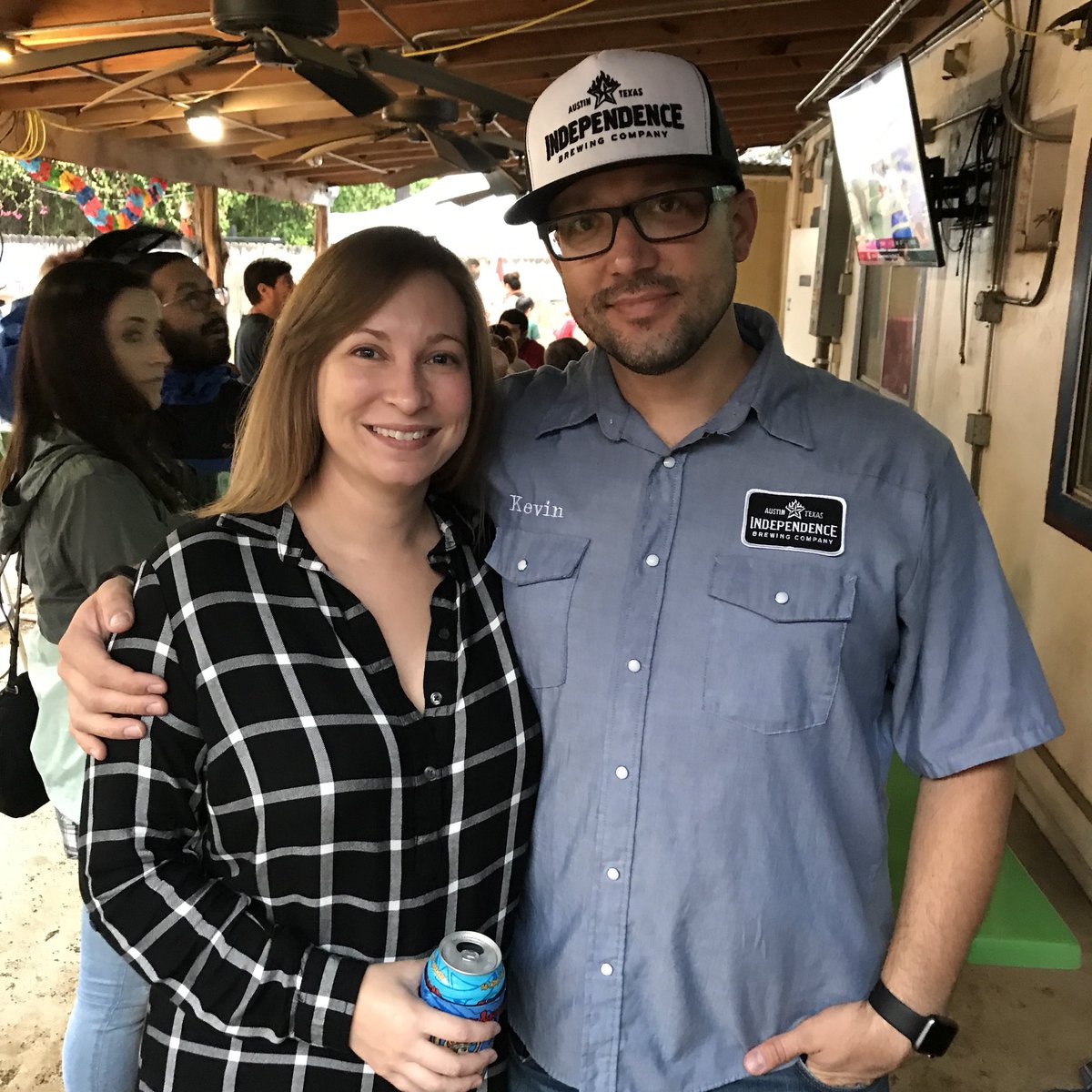 thefriendlyspot's tweet photo. Let’s be Friends #friendlybirthday #friendlypresents #craftbeer #friendlyeats #sundayfunday #southtown https://t.co/PQnimUCW0Q