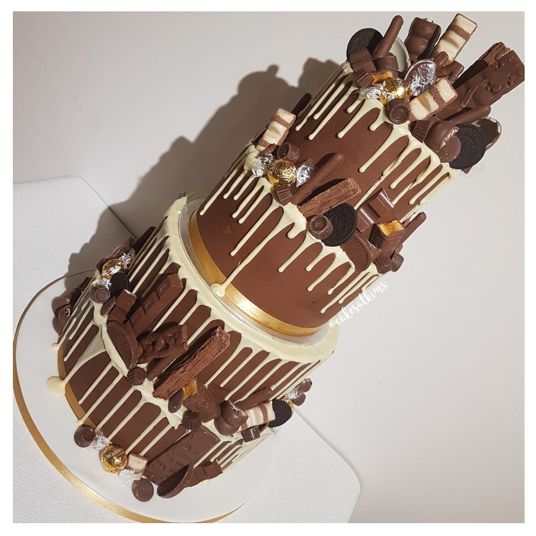 Cakes at Kim's tweet media