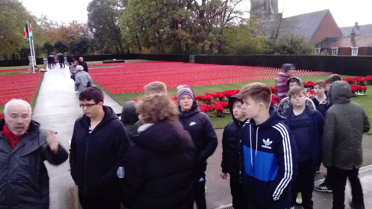 ScienceatNorton's tweet photo. Our excellent guide Tom giving the low down at the Tyne Cot cemetery #Battlefields2017 @NortonCollege @HumanitiesNC https://t.co/ndSNdV2kjU