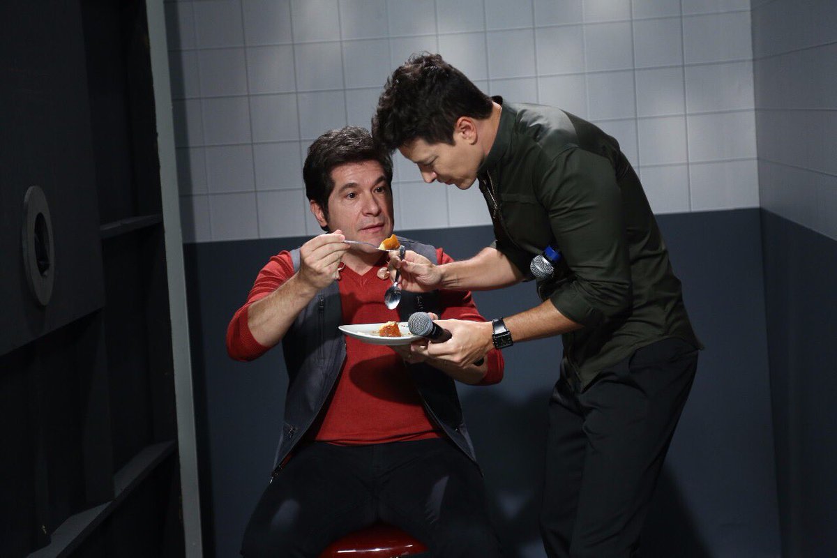 cantordaniel's tweet photo. 🍮 #ChefJasiBorro 😂 @horadofaro @RodrigoFaro @recordtvoficial #HoraDoFaro https://t.co/ulAMvUsWPi