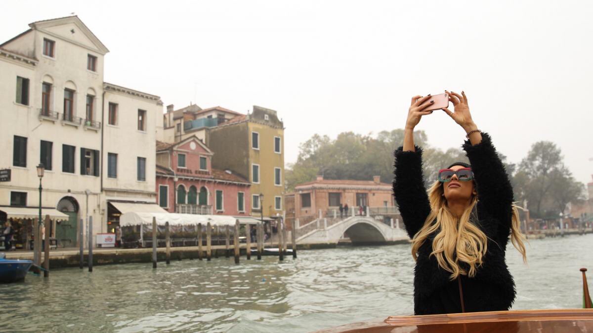 CarmellaWWE's tweet photo. Had a FABULOUS time in Venice! 🇮🇹🍕☕️ https://t.co/ONx5jh7vrh