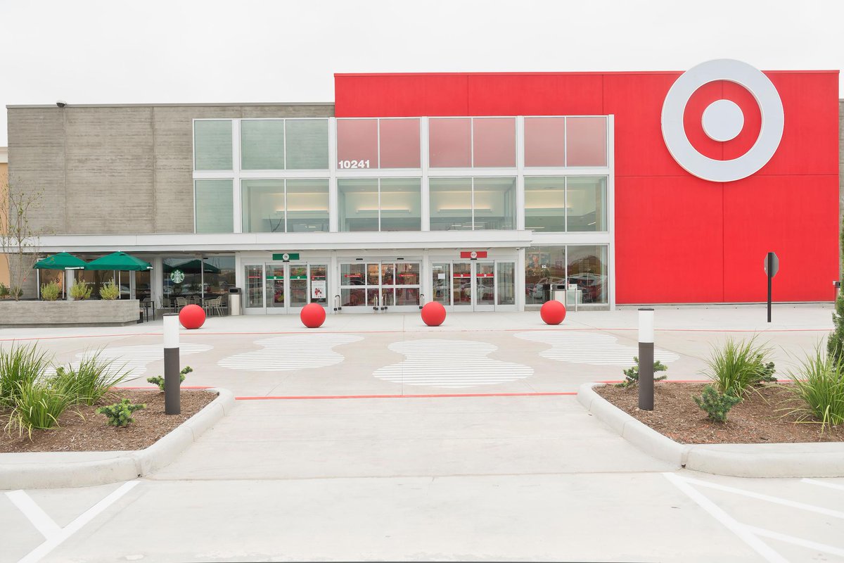 abc13houston's tweet photo. THE FUTURE OF SHOPPING: @Target unveils next-generation retail experience with new store in Richmond. Peek inside: https://t.co/tIyUJEXPv8 #ABC13 #HouNews https://t.co/tRscaYSIyY