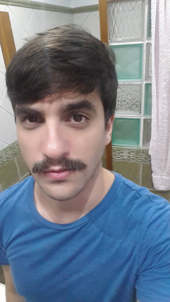 RaycoChernobyl's tweet photo. Cuando intentas ser alguien de Narcos pero acabas pareciéndote a Super Mario https://t.co/Uk4BiUHPj9