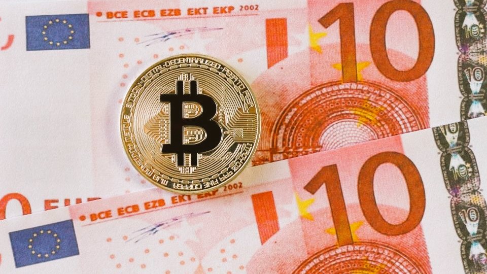 UnifiedAPI's tweet image. Why Bitcoin Matters More Than #Blockchain goo.gl/HWTEyF by @BKBrianKelly via @Forbes #IoT #InternetOfThings #IIoT #AI #DL #BigData #MachineLearning #Business