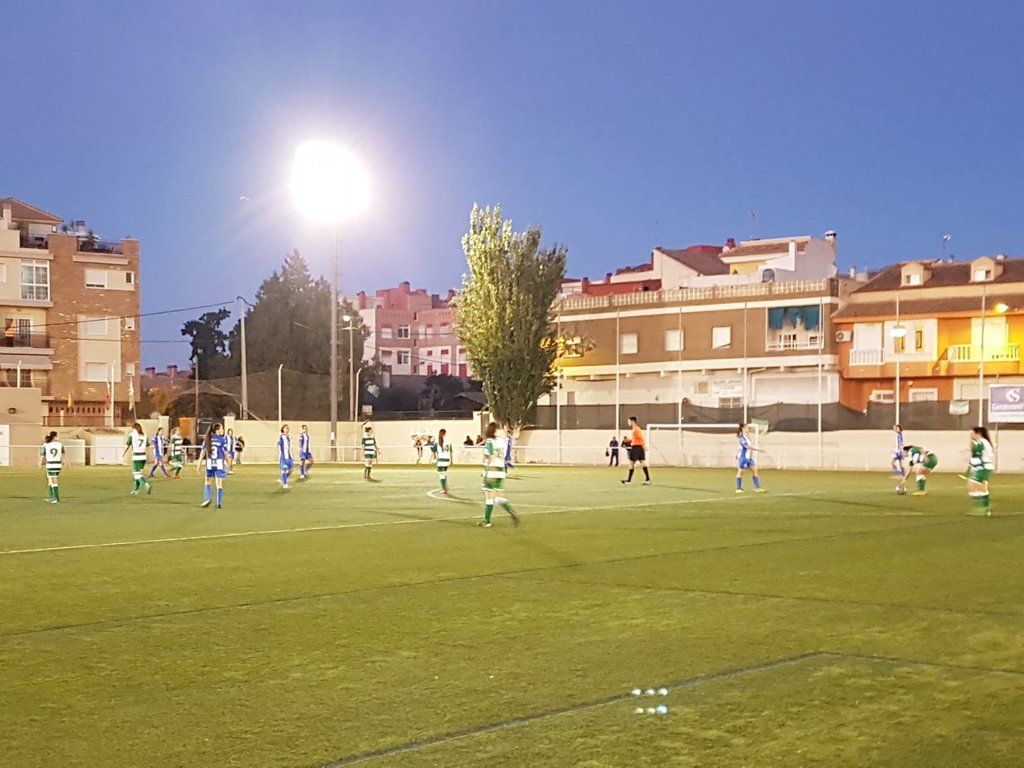 UDAguilasFem's tweet photo. 💛 Sumamos 3punticos 💪

@UDLosGarres 1-6 @UDAguilasFem 

⚽ Goles: AnaBelén, MCarmen, Sonia x2 y Laura x2. https://t.co/5Trm2hBGGf