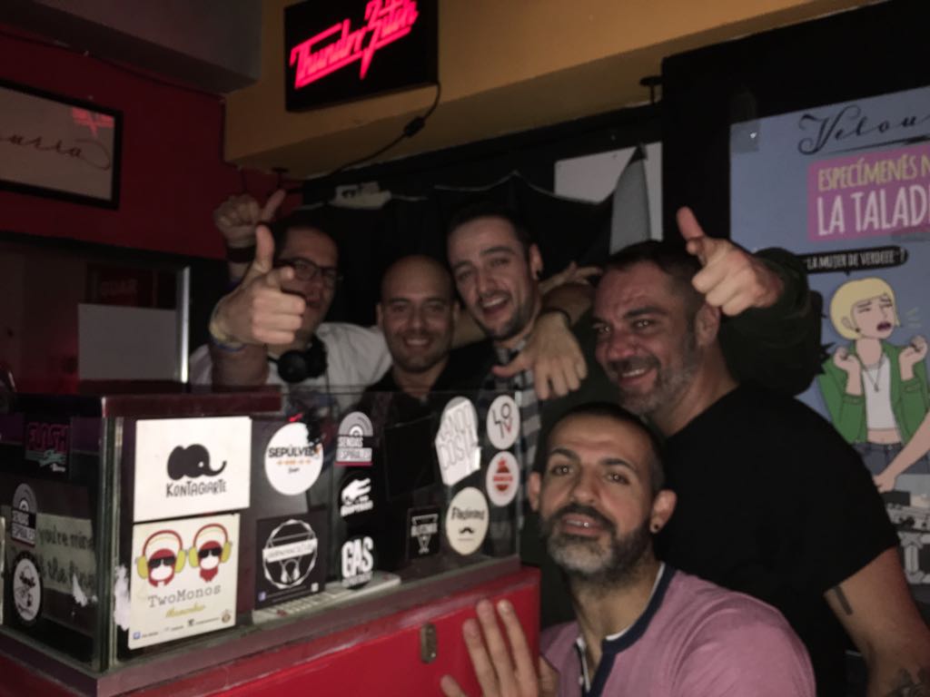 twomonos's tweet photo. Bien lo de anoche @VELOURIA_LIVE muy muy bien !!!
#BeMonker https://t.co/8E4mvpDl6k