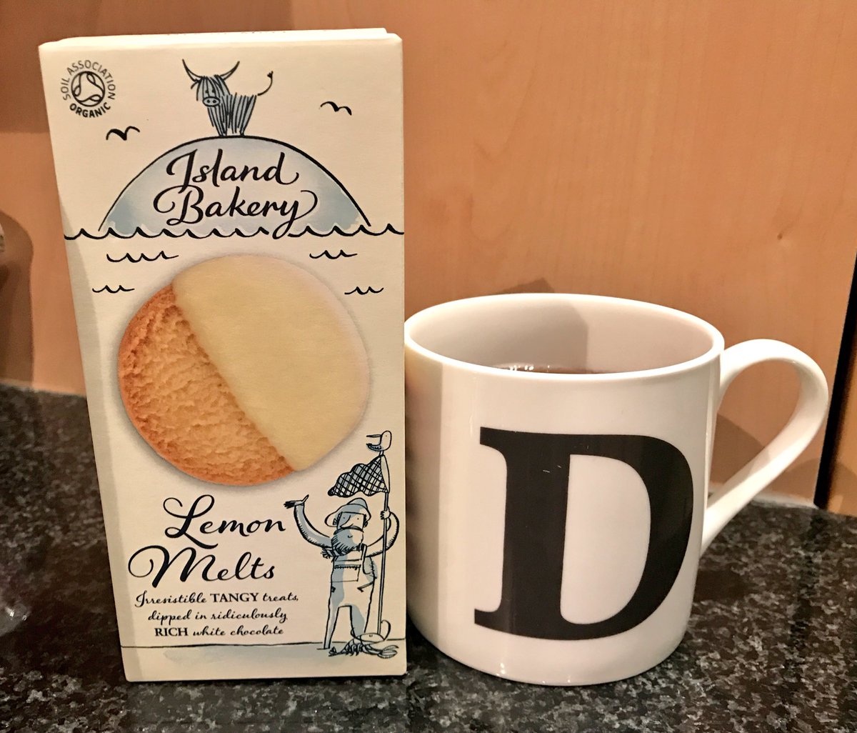 PilotDeborah's tweet photo. When BA retired the ‘cuppa & biscuit’ fleet ☕️🍪from their short haul routes, I was sad🙁 but I’ve found my old friends☺️ #LemonMelts https://t.co/OMitnwnlxu
