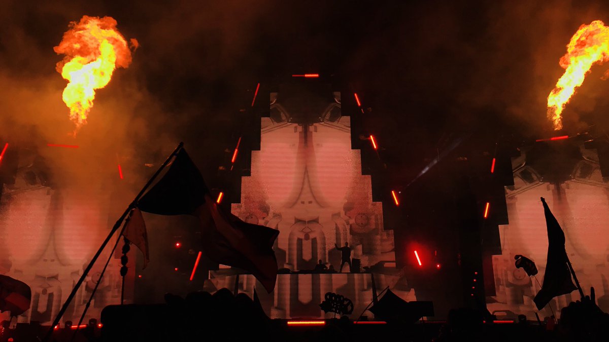 Anntwan_'s tweet photo. @SlanderOfficial Thank you for another incredible time at @EDC_Orlando 🤘🏼🔥 https://t.co/4cjjflgaqv