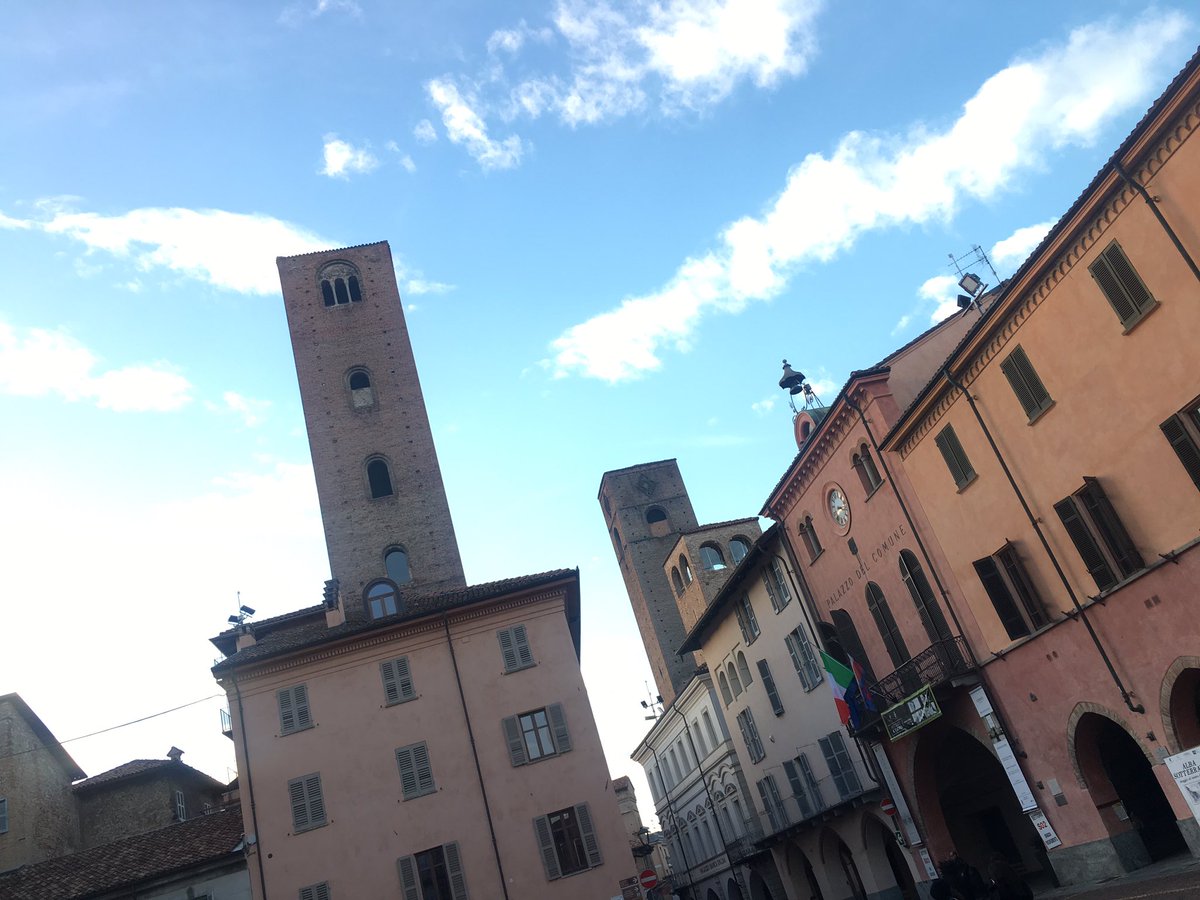 Pinktrotters's tweet photo. Amazing #Langhe weekend in #Piedmont #Monferrato! Follow our #Instagtam stories 🍷🍁🌰🍂🙌🏻 https://t.co/bzKe2hx1KR
