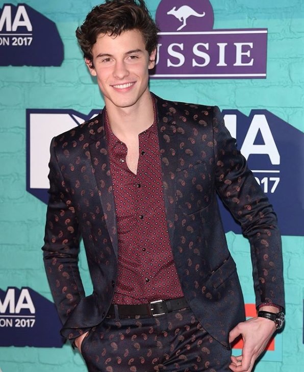 ShawnMe99089981's tweet photo. #EMABiggestFansShawnMendes so handsome 😍💕 @ShawnMendes https://t.co/3XhWFDGVKm