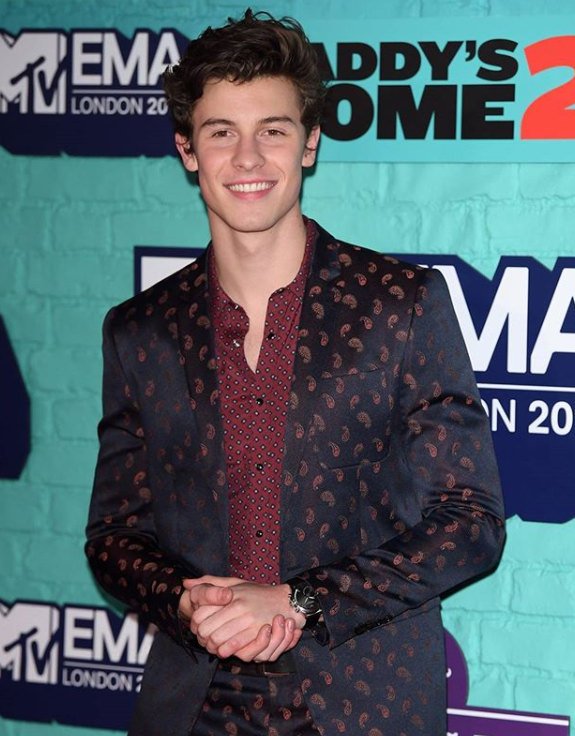 ShawnMe99089981's tweet photo. #EMABiggestFansShawnMendes so handsome 😍💕 @ShawnMendes https://t.co/3XhWFDGVKm