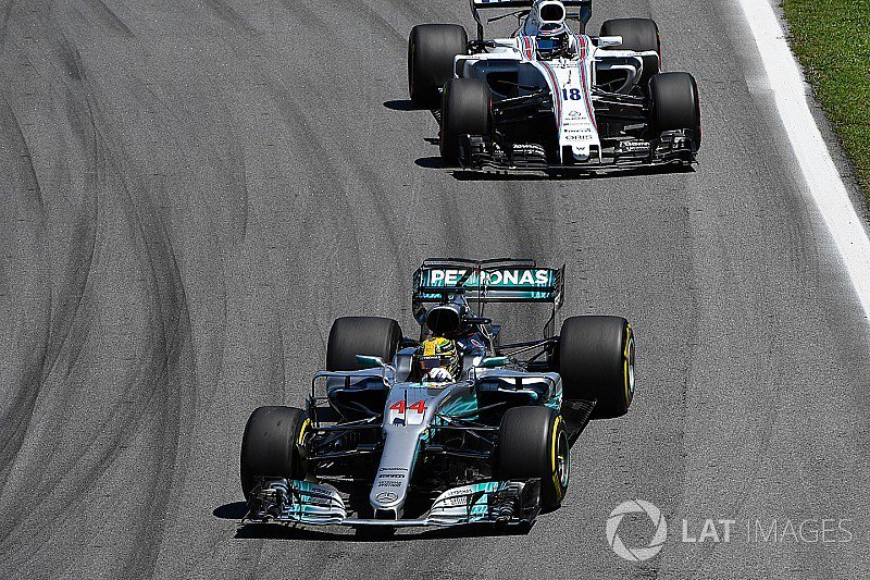 Motorsport_LAT's tweet photo. .@LewisHamilton: "Fui el más rápido por lejos" https://t.co/MG7aVMhqcv #F1 #Formula1 #GpBrasil2017 https://t.co/iAYsF7Qv70