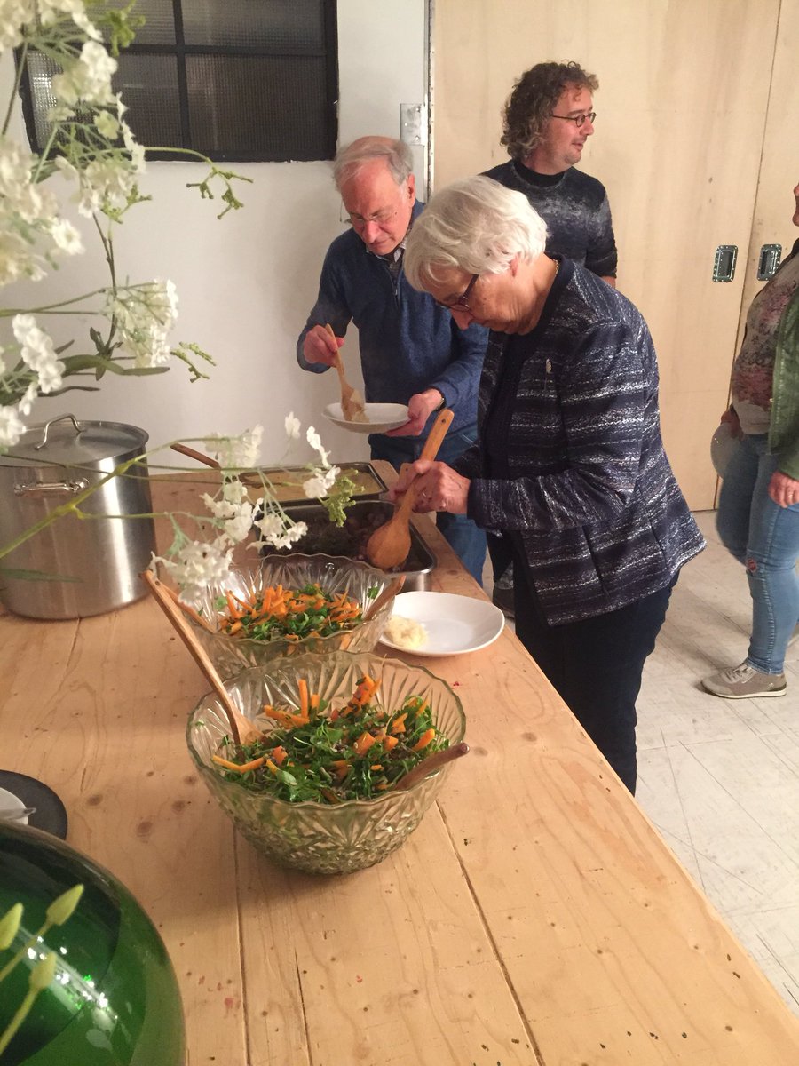 Vandaag de #vrijwilligersdag van <a href="/EireneNL/">Eirene Nederland</a> verzorgd samen met <a href="/deventerpit/">Deventer PIT</a> 
1: Kleine wandeling door Deventer
2: Lunch met koffie en thee in #SpaceMetPit 
3: #Workshop.EGD
4: heerlijk Diner in #SpaceMetPIT door <a href="/laurienmink/">Laurien Mink</a> zelf! 
<a href="/Havenkwartier/">Havenkwartier</a> #Deventer