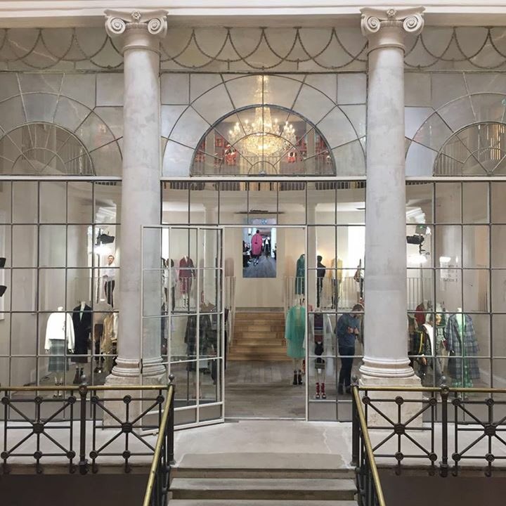 SHHArchitects's tweet photo. More highlights from our recent visit to see @Burberry At Old Sessions House. Such an Incredible space. #OldSessionHouse #Architecture #Burberry https://t.co/CKxWv6Q5s0