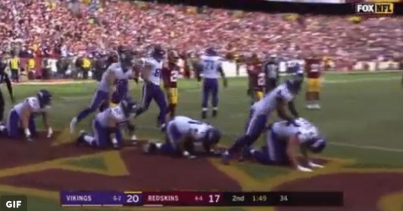 I_am_PRBZ's tweet photo. #Vikings pulled off a brilliant leapfrog TD celebration. https://t.co/iVNZEOQc44 https://t.co/KR4r7HfmwF #AdamTheilen #TDdance