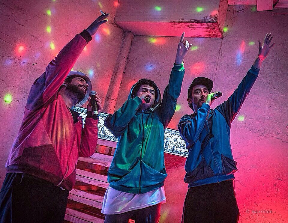 Gracias a todos los astr@s que nos acompañaron en la fiesta del <a href="/festeatroencasa/">Agrupación Cultural #TeatroEnCasa</a> 💥 Volveremos 🤚🏽#hiphopchileno