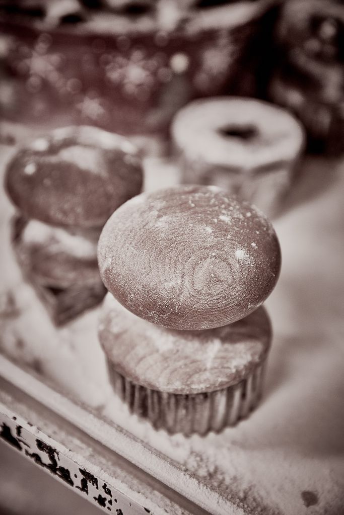 Scenes from a bakery.

#bakery #toronto #t.o. #hotovenbakerycafe #kitchen #accessories #blackandwhite #flour #delicious #food #cookies