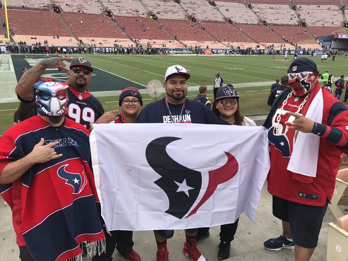 TravelingTexans's tweet photo. We're out here! #TravelingTexans https://t.co/VXzKTS8UmE