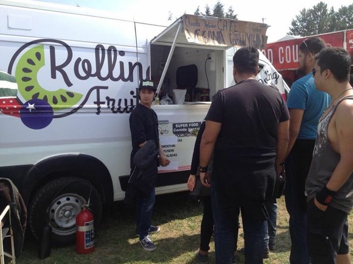 Rolling_Fruits's tweet photo. Knot fest 2017! @Rolling_Fruits #natural #vegano #smoothies👅💦 https://t.co/4SGgm7iI87