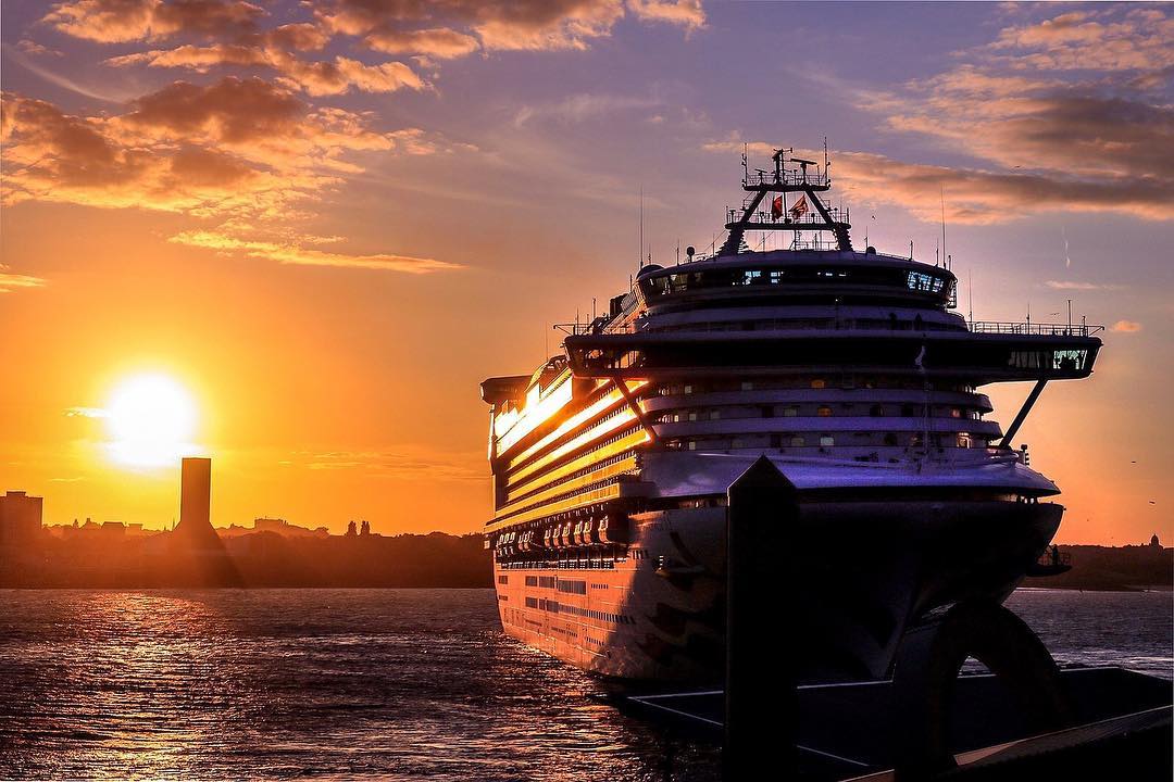 lensofliverpool's tweet photo. The Caribbean Princess leaving Liverpool
Pic by: @kev07eli64 
#lensesofliverpool to be featured https://t.co/afcRPIABUH
