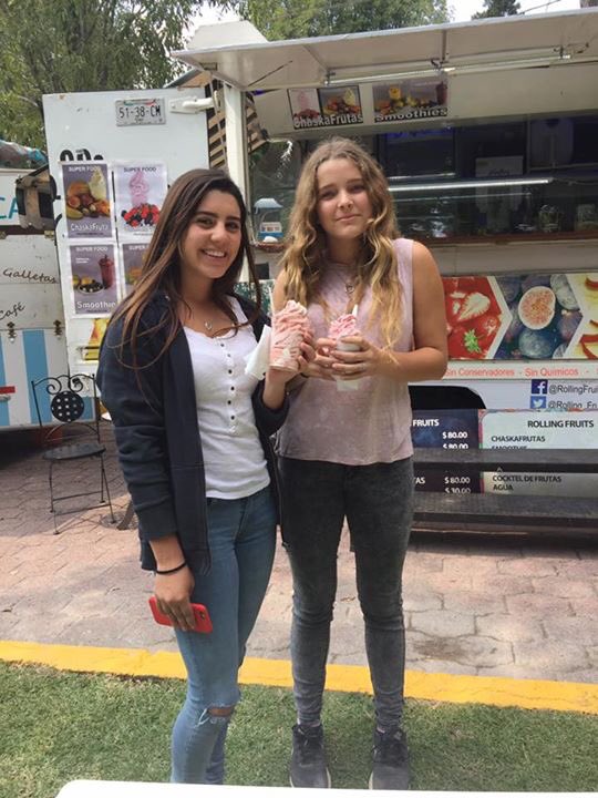 Rolling_Fruits's tweet photo. Los esperamos en el área de comida de Gran Premio! 🐴 🍑🍎🍍🍓🥝 https://t.co/nKPSyzGoVU