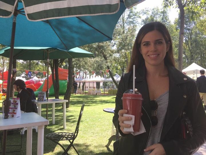 Rolling_Fruits's tweet photo. Los esperamos en el área de comida de Gran Premio! 🐴 🍑🍎🍍🍓🥝 https://t.co/0GjGbhREvg
